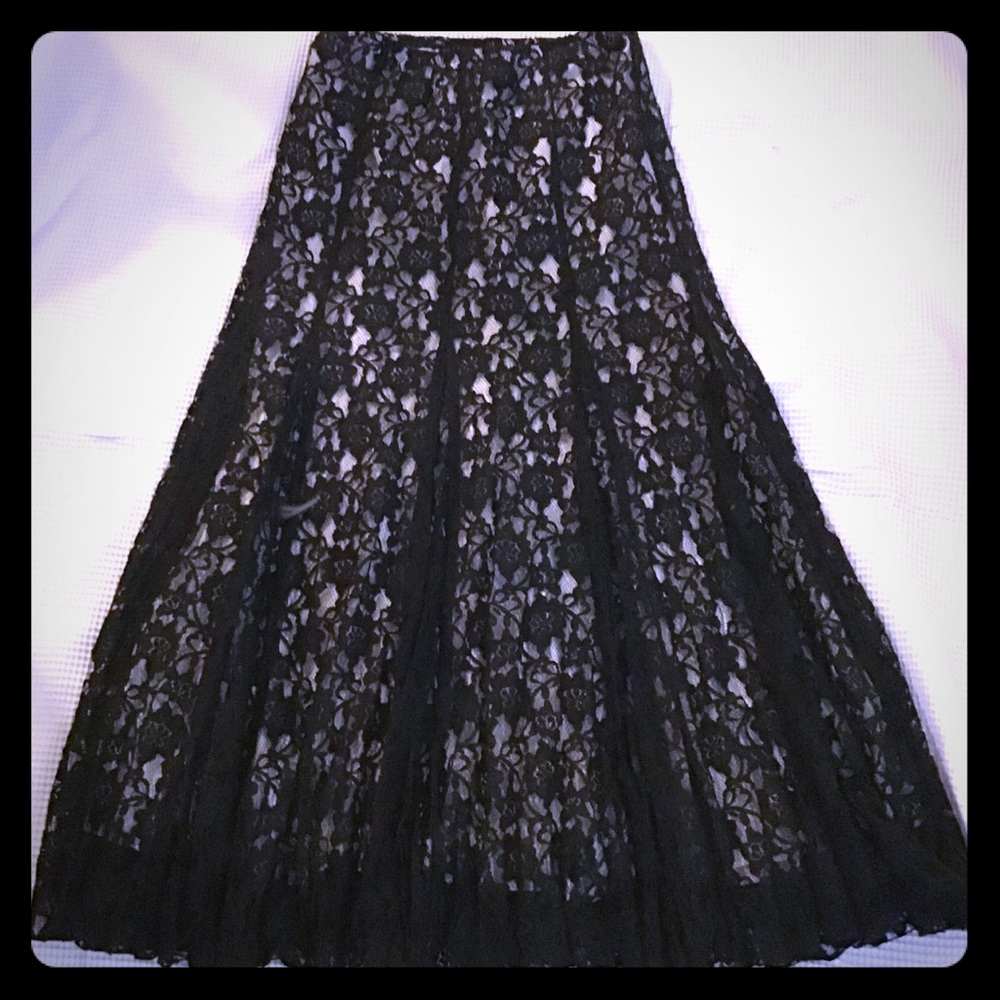 Black Lace Maxi Skirt. White/Ivory Underskirt. Dressy, romantic. Size 8 - 10.